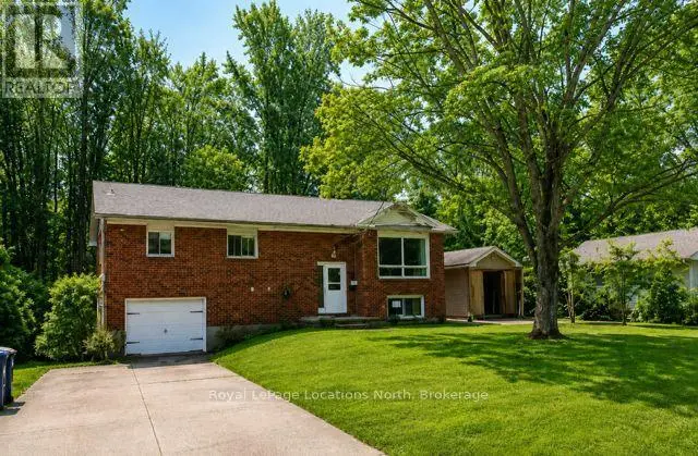 40 Rue Vanier, Tiny